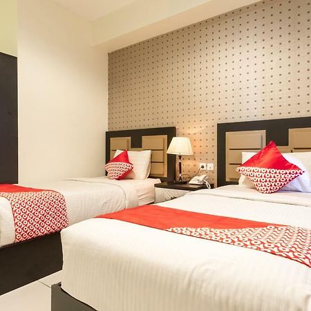 Oyo Flagship 1348 Hotel Home Anaya Medan Esterno foto
