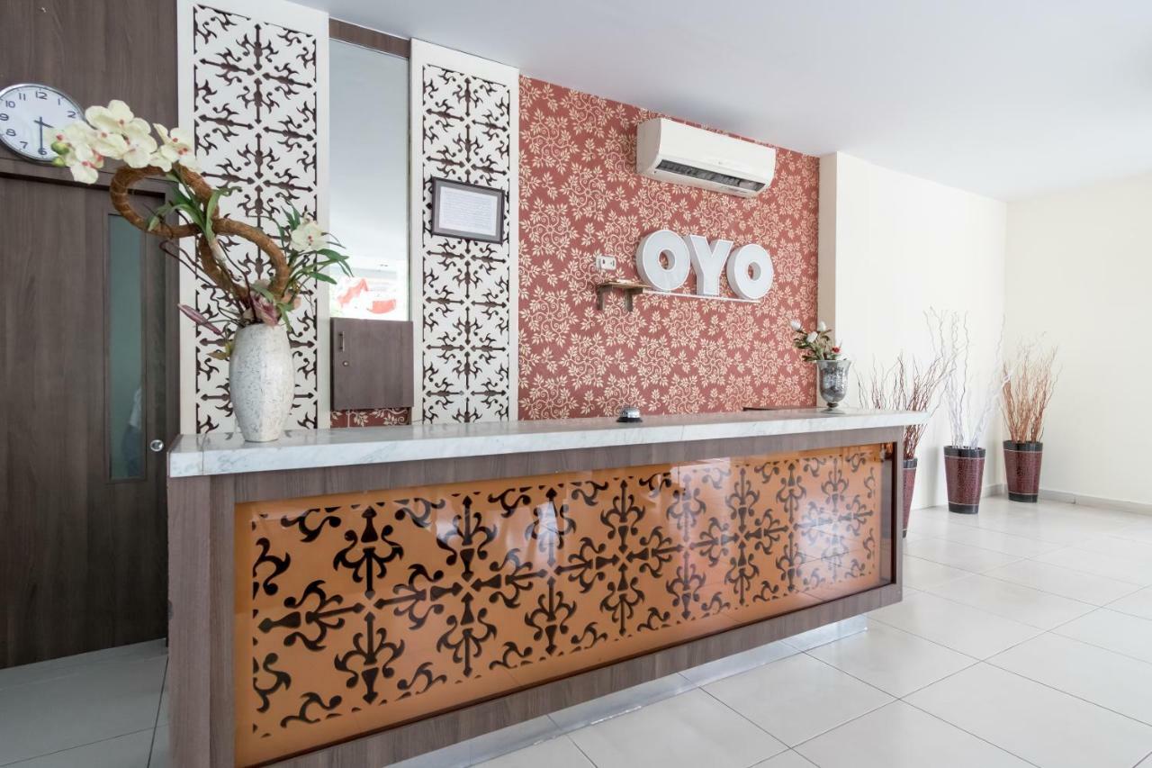 Oyo Flagship 1348 Hotel Home Anaya Medan Esterno foto