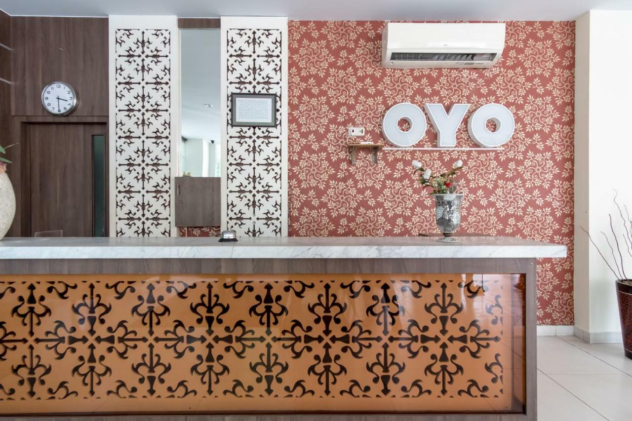 Oyo Flagship 1348 Hotel Home Anaya Medan Esterno foto