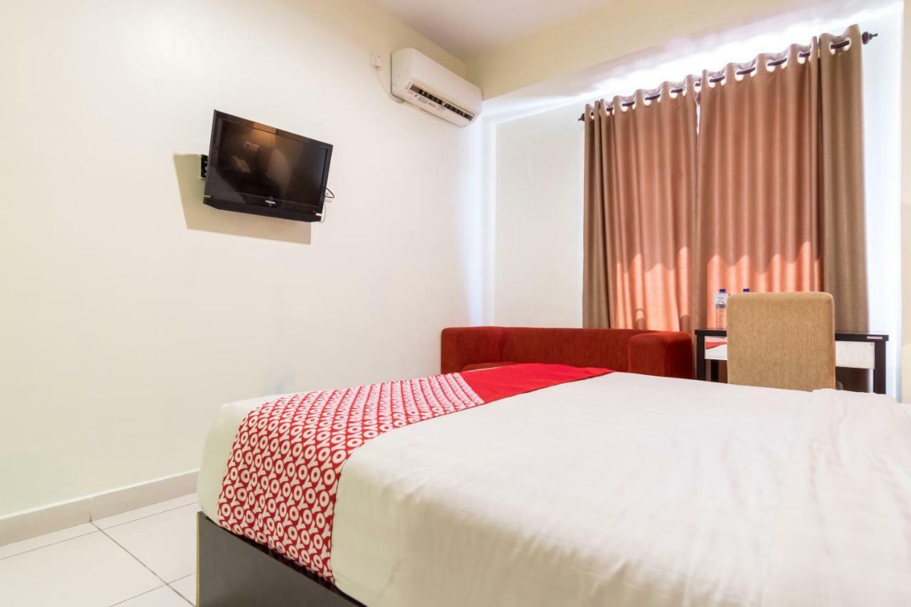 Oyo Flagship 1348 Hotel Home Anaya Medan Esterno foto