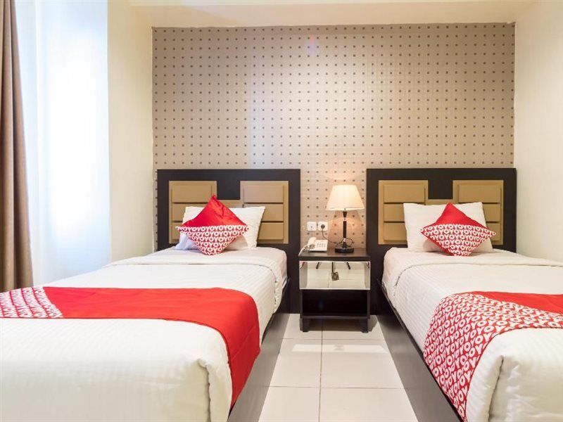 Oyo Flagship 1348 Hotel Home Anaya Medan Esterno foto